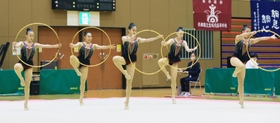 新体操女子団体　息の合った演技で優勝を飾った日ノ本＝西宮市ライフパートナーアリーナ（撮影・鈴木雅之）