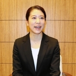 現役生活を笑顔で振り返る村元哉中＝東京都内