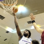 越谷-西宮　第４クオーター、シュートする西宮のハミルトン（Ｂリーグ提供）