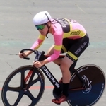 自転車の男子４０００メートル速度競走で優勝した児玉誠虎（六甲アイランド）＝明石公園