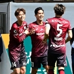 神戸－ＦＣ東京　前半、ゴールを決めて喜ぶ神戸の武藤＝ノエビアスタジアム神戸（撮影・斎藤雅志）