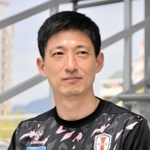 ＩＮＡＣ神戸の朴康造監督＝２０２２年４月１２日、神戸市東灘区