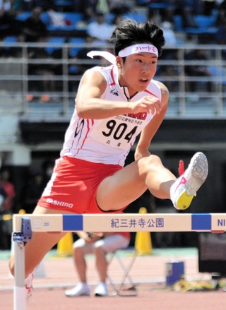 男子４００メートル障害決勝　５２秒３０で３位に入った社の金田壮平