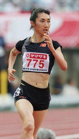 女子５０００メートル決勝　後半一気にトップに立ち、１５分１０秒６３で優勝した田中希実＝大阪市のヤンマースタジアム長居（撮影・小林良多）