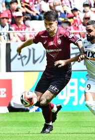 「昨季よりチームの組織力が上がった」と自信をみせる神戸のトゥーレル＝５月２７日、ノエビアスタジアム神戸