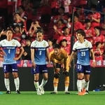 Ｃ大阪-チェント・クオーレ・ハリマ　後半、２失点目を喫し、肩を落とすチェント・クオーレ・ハリマの選手たち＝大阪市、ヨドコウ桜スタジアム（撮影・鈴木雅之）