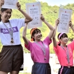 女子走り高跳び　２位に入った滝川第二の原田梨子（中央）。右は３位になった山手の戸田向日葵