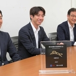アメフト関学大 歴代QBが集結、関西学生リーグ所属25大学に