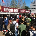 Ｊ１神戸のグッズ売店に並ぶ長蛇の列＝２０１８年１１月１０日