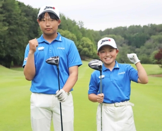 ＩＭＧＡ世界ジュニアゴルフ選手権にきょうだいで出場する道上嵩琉（左）と稀唯＝三木ゴルフ倶楽部