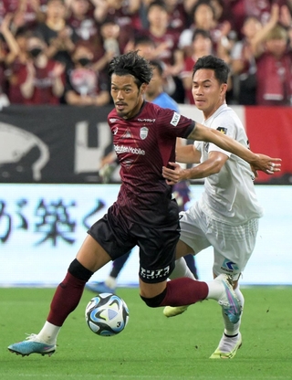 夏場の試合に「しんどくてもどれだけ頑張れるか。結局は気持ち」と意気込む神戸の山口＝１日、ノエビアスタジアム神戸