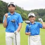ＩＭＧＡ世界ジュニアゴルフ選手権にきょうだいで出場する道上嵩琉（左）と稀唯＝三木ゴルフ倶楽部