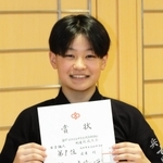 兵庫県中学総体の剣道女子個人で優勝した高砂の広末灯＝県立武道館