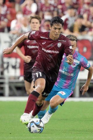 今季８ゴール９アシストで首位の神戸を引っ張る武藤＝７月16日、ノエビアスタジアム神戸 