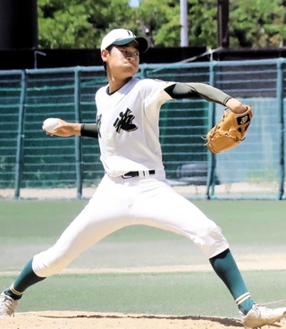 兵庫大会決勝で完封した報徳の勢志＝３日、三田市神姫バスキッピー