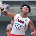 陸上男子砲丸投げ決勝　１６メートル２７の投てきを見せる社の須田旺来＝札幌厚別公園競技場（撮影・風斗雅博）