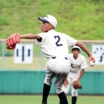 兵庫県中学総体軟式野球で優勝に貢献した大津の紺野。正捕手で投手も兼任する＝豊岡こうのとりスタジアム