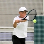 テニス女子シングルス決勝　病を乗り越えて近畿２位まで躍進した陵南の上田＝和歌山市立つつじが丘テニスコート