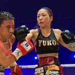 女子アトム級で世界２団体王座統一を果たした黒木優子（右）＝撮影・山崎　竜