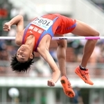 陸上男子走り高跳び決勝　２メートル０９を成功させた市尼崎の川崎俊祐。２位で連覇は逃した＝札幌厚別公園競技場（撮影・風斗雅博）