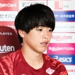 神戸に新加入し「試合で結果を出す」と意気込む新井＝神戸市西区、いぶきの森球技場（ｃ）ＶＩＳＳＥＬ　ＫＯＢＥ