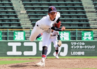 滝川第二高の坂井陽翔投手＝７月１８日、ほっともっとフィールド神戸