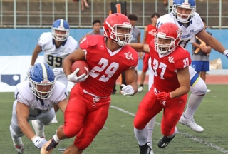 関学大-甲南大　第１クオーター、ランで攻める甲南大のＴＢ下田（２９）