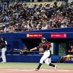 初戦の韓国戦を戦う日本＝９日、バンテリンドームナゴヤ（撮影・山崎　竜）