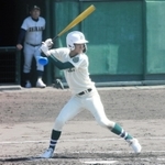 プロ志望届を提出した報徳高の竹内颯平内野手＝４月、明石トーカロ球場