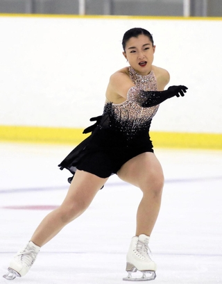 全兵庫フィギュアスケート選手権でフリー演技を披露する坂本花織＝尼崎スポーツの森