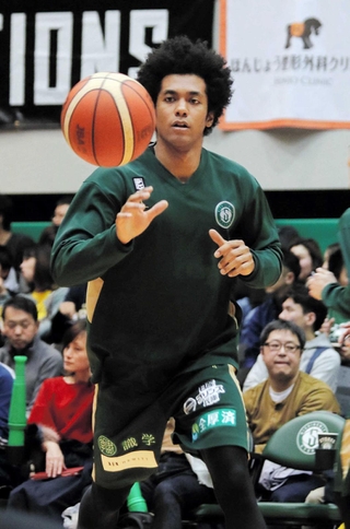 ジャニーズＪｒ．やビジネスマンなど異色の経歴で話題を呼ぶセオン・エディ選手。今季加入した西宮ストークスで躍進を誓う＝西宮市立中央体育館
