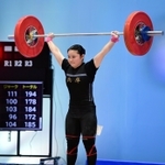 重量挙げ女子４９キロ級でスナッチ１位、トータル２位となった兵庫の羽藤美優＝薩摩川内市入来総合運動場体育館（撮影・斎藤雅志）