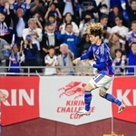日本-チュニジア　前半、先制ゴールを決めて喜ぶ古橋＝ノエビアスタジアム神戸（撮影・中西幸大）