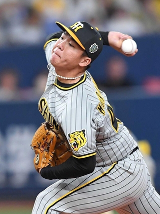 日本シリーズの初戦、力投する阪神・村上頌樹＝京セラドーム大阪