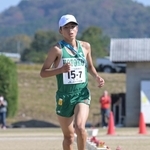 ２位でゴールした報徳学園の７区・前田流星＝丹波篠山市、篠山鳳鳴高校（撮影・斎藤雅志）