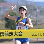 ２年ぶりの頂点に返り咲いた女子・須磨学園のアンカー黒田奈那＝５日、丹波篠山市の篠山鳳鳴高校（撮影・斎藤雅志）