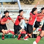 神戸星城－神戸科技　延長後半、ゴールを決めた神戸科技の増永（左から２人目）