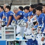 関大に惜敗し、肩を落とす関学大の選手たち＝大阪府吹田市、万博記念競技場（撮影・笠原次郎）