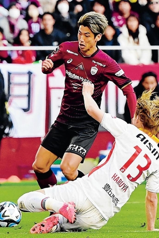 得点王に輝いた大迫勇也。生きる教材として佐々木大樹らの成長を促した＝11月25日、ノエビアスタジアム神戸