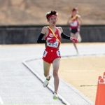 １１位でフィニッシュする男子・安室の６区中村凌＝滋賀県希望が丘文化公園（撮影・小林良多）