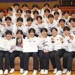 ５年連続の全国舞台で上位進出を目指す女子・氷上の選手たち＝西宮市ライフパートナーアリーナ