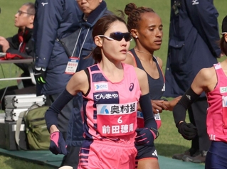 前田穂南（６）＝２８日午後、ヤンマースタジアム長居（撮影・長嶺麻子）