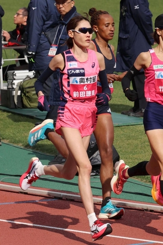 前田穂南（６）＝２８日午後、ヤンマースタジアム長居（撮影・長嶺麻子）