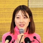 日本新記録樹立から一夜明け、笑顔で競技への思いを語る前田穂南＝大阪市内