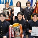 優勝した男子・報徳（前列）と女子・園田（後列）の生徒たち＝神戸市中央区、兵庫県農業共済会館