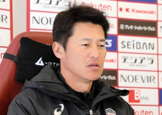 マイアミ戦に向けて展望を語る神戸の吉田監督＝神戸市西区、いぶきの森球技場（(c)ＶＩＳＳＥＬ　ＫＯＢＥ）