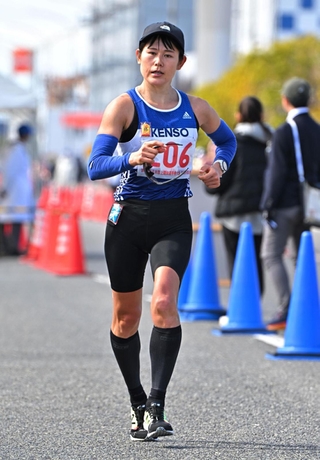 女子で６位入賞を果たした渕瀬真寿美