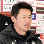 マイアミ戦に向けて展望を語る神戸の吉田監督＝神戸市西区、いぶきの森球技場（(c)ＶＩＳＳＥＬ　ＫＯＢＥ）