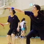 ２部決勝　第３ゲーム、攻め込む桜井（右）と内藤のペア