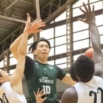 神戸－奈良　第２クオーター、シュートを狙う神戸の金田